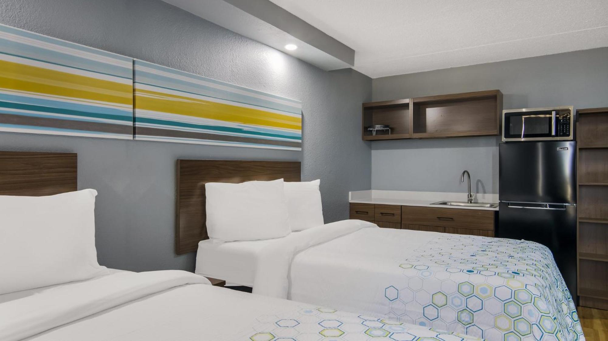 Hometowne Studios By Red Roof And Conference Center Chicago - N Aurora Naperville North Aurora المظهر الخارجي الصورة