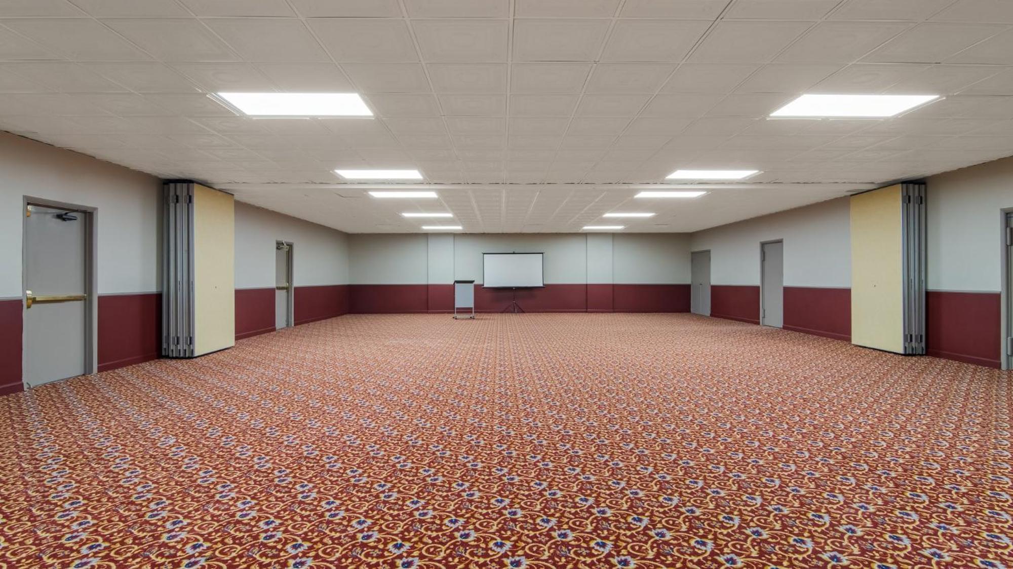 Hometowne Studios By Red Roof And Conference Center Chicago - N Aurora Naperville North Aurora المظهر الخارجي الصورة